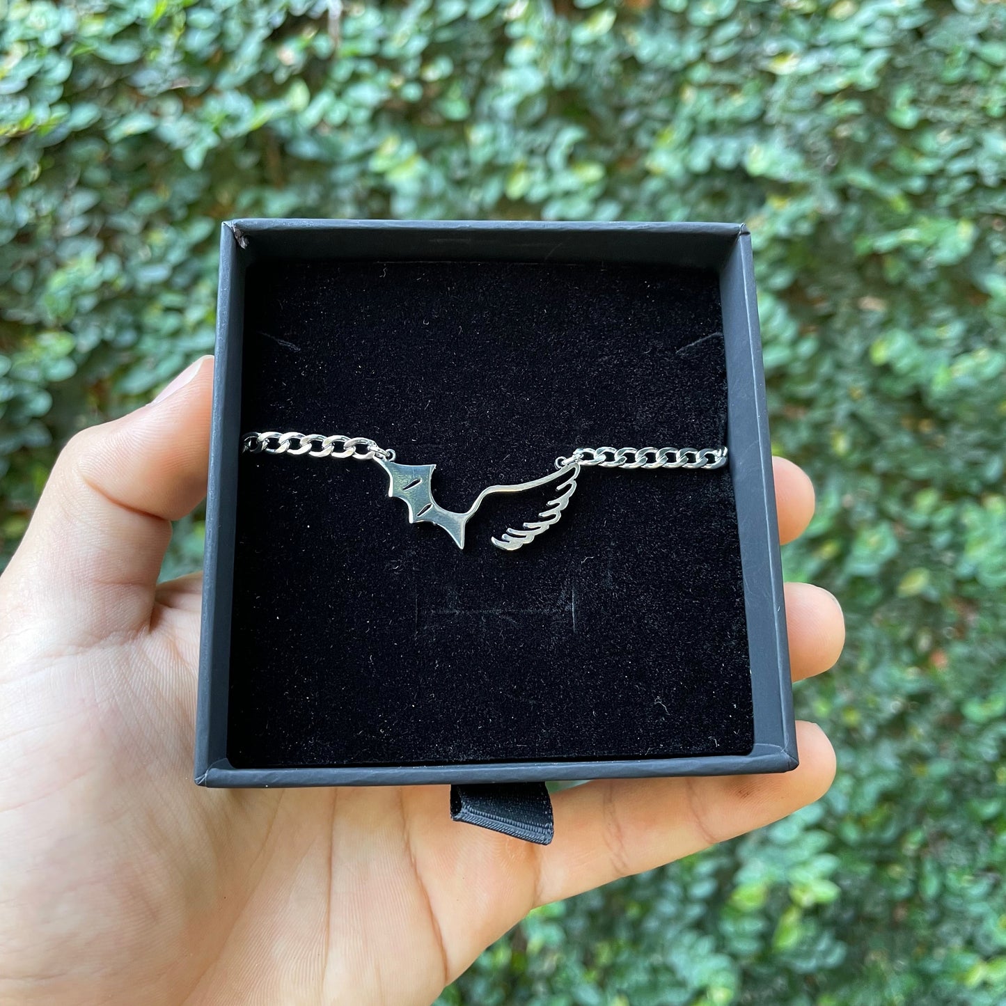 Collar Alas Combinadas de acero inoxidable, ideal para regalo de pareja en Paraguay.
